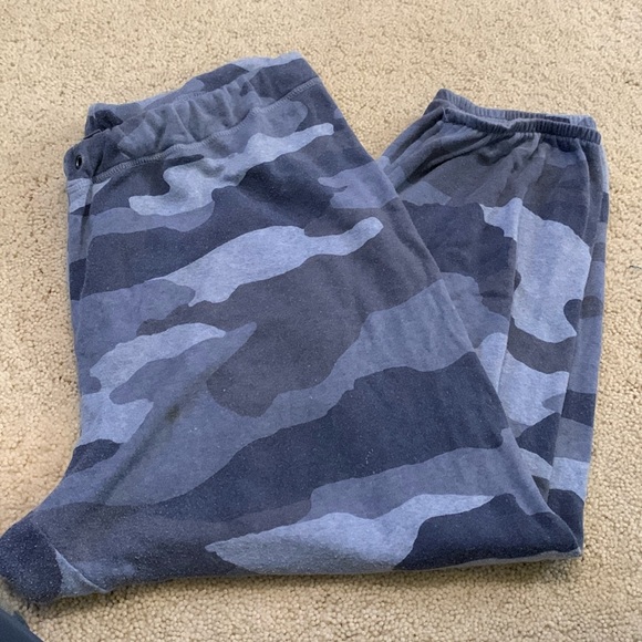 aerie Pants - Blue camouflage Aerie Capri joggers